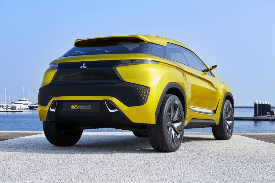  Mitsubishi eX Concept 2015 года  (фото 6 из 33)